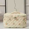 Bolsa de Maquillaje Portátil de Gran Capacidad 2026 con Pequeño Patrón Floral, Bolso Acolchado de Flores Lindas para Mujer