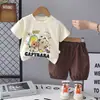 Roupas de Verão para Crianças Conjunto de Manga Curta para Meninos 2026 Novo Estilo Roupas para Crianças Pequenas e Médias Conjunto de Duas Peças para Bebê Menino Urso de Desenho Animado Tendência