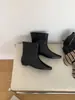 Botines casuales de estilo coreano, nicho, de tacón medio, punta cuadrada, simples y a la moda, con un diseño inspirado en el británico, 2026