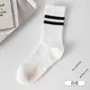 Meias Esportivas Clássicas de Badminton Listradas, Meias Femininas Absorventes de Suor e Antiodor, Meias antiderrapantes de cano médio para Fitness e Corrida, Meias para Pilates