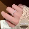 Anel feminino simples e versátil, popular no Xiaohongshu, anel aberto de moda empilhável requintado personalizado, anel para dedo indicador estilo floresta, moderno