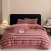 2026 Conejo de Iones Conejo Peluche Espeso Juego de Cama de Cuatro Piezas Dormitorio Cálido Juego de Cama de Felpa Fuente Dropshipping