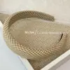Faixa de Cabelo Tendência de Alta Qualidade Estilo Coreano com Cabeça de Esponja Xadrez para Mulheres, Versátil e Estilosa para Sair, Acessório de Cabelo com Faixa Alta
