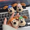 Lindo Sombrero de Peluche de Dibujos Animados Bolso de Mano para Perro de Mano Pasador Decoración Accesorios Calcetines Colgante Zapatos y Calcetines