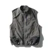 Chaleco de otoño para hombres y mujeres, adecuado para ciclismo y senderismo al aire libre, de secado rápido, transpirable, resistente al agua, y combinado con pantalones de trabajo para un atuendo deportivo.
