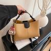 Bolsa popular feminina deste ano 2025 nova moda senso de alta qualidade explosão bolsa mensageiro textura versátil ombro pequena bolsa quadrada