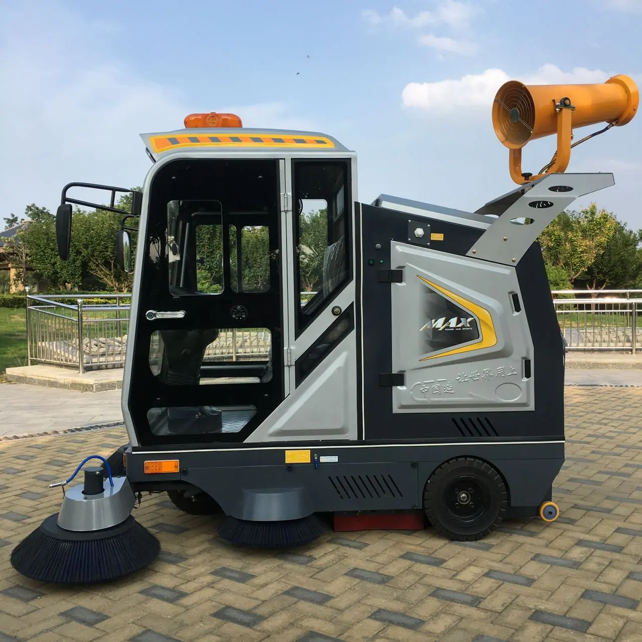 扫地车 (1).jpg