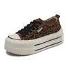 Zapatos de Cuero Genuino con Suela Gruesa para Mujer 2026 Otoño Nueva Llegada Versátiles para Personas Bajas Cómodos Retro Estampado de Leopardo Zapatos Casuales para Mujer
