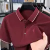 2026 Nueva Camisa Polo de Punto Imitación para Hombre de Manga Corta de Verano, Color Sólido Jacquard Rayas Finas, Cuello de Solapa, Ropa Casual para Edad Media