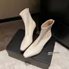 Botines de Tobillo con Tacón Grueso de Terciopelo Beige Plus Octubre/Otoño-Invierno 2026 Botas Adelgazantes de Cuero Elástico con Tacón Grueso y Punta Cuadrada con Cremallera Trasera 34-42