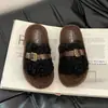 Pantuflas Peludas Exquisitas con Hebilla de Cinturón, Suela Gruesa, Estilo Vintage, para Mujer, Novedad Otoño/Invierno 2025, Zapatillas de Algodón de una Sola Tira