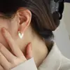 Pendientes de Gota de Aceite para Mujer 2023 Nueva Moda de Alto Nivel Corazón de Melocotón Pendientes Diseño de Nicho Lujo Ligero Tachuelas Pendientes Estilo Occidental