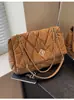 Bolsa de Axila Acolchoada com Corrente de Luxo 2025 Novo Estilo Coreano Versátil Pequena Quadrada de Ombro Único Bolsa de Algodão Bolsa Transversal