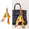 Design Europeu e Americano de Luxo Leve Lenço de Seda com Franjas Pingente Pequeno de Chinelo com Marca H Versátil para Bolsas e Chaves de Carro