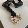 Colar Pingente Leopardo com Gotejamento de Óleo Tendência Luxo Leve Nicho Versátil Corrente para Clavícula Moda Joia Elegante para Mulheres com Toque de Alto Padrão