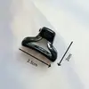 Nuevo Estilo Clip Pequeño para el Cabello de Resina Negro Brillante con Estrella de Cinco Puntas y Moño, Mini Pasador Lindo para Niñas y Niños, Accesorio para el Cabello