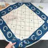 Pañuelo Cuadrado Pequeño de Imitación Seda Lana Algodón Lino, Nuevo Pañuelo de Seda Otoño e Invierno, Versátil para Viajes Diarios, Moda Retro, Chal Elegante de Alta Gama