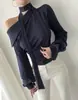 Elegante blusa satinada ajustada con escote halter Bardot y diseño de cinta, top sexy de manga larga Bardot para Primavera/Otoño 2026