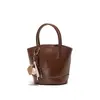 Bolso Cesta Estilo Nuevo y de Nicho, Sencillo y Casual, Moderno para el Trayecto Diario, Elegante y Versátil, Accesorio Colgante Creativo, Bolso de Hombro, Bolso Cubo