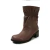 Botas Curtas da Moda Estilo Britânico de 5cm 2026 Outono e Inverno Novas Bico Redondo Salto Grosso Dobradas Botas Martin Botas da Moda