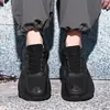 Zapatillas anchas y cuadradas de moda en color negro para hombre, zapatos de papá con suela gruesa, adecuados para pies anchos y pies regordetes, zapatos casuales para hombre, en stock