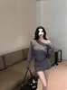Novo Vestido Tricô Branco de Um Ombro Estilo Coreano 2025 para Mulheres Outono e Inverno Estilo Irmã Real Suéter Saia Curta que Cobre o Quadril