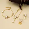 Dulces, Simples, Frescos, Aretes de Flor, Pulseras, Collares, Lujo Ligero, Modernos, Conjuntos con Diseño Completo de Diamantes y Perlas