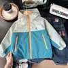 Ropa Infantil Chaqueta Outdoor Tres en Uno para Niños 2026 Primavera Nueva Estilo Montaña Bloque de Color Ropa Impermeable Outdoor Venta al por Mayor