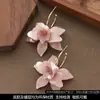 Pendientes de Resina con Flor Tridimensional Estilo Pastoral Personalidad Exagerada Moda Transfronteriza con un Toque de Lujo Ligero y Gama Alta, Accesorios para Orejas con Aguja de Plata