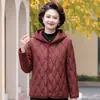 Chaqueta acolchada de algodón a la moda estilo abuela que reduce la edad para madres, abrigo de algodón de invierno con capucha para mujeres de mediana edad y mayores, prenda de abrigo ligera, cálida y elegante
