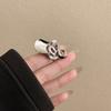 Design de Nicho Europeu e Americano Metal Torcido Irregular Anel Único Anel de Dedo Simples Esmaltado de Luxo Leve de Alta Qualidade para Mulheres