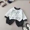 Conjunto de sudadera para niños, nueva colección primavera/otoño, top estiloso de dibujos animados para bebés y niños pequeños, pantalones largos casuales a rayas, conjunto de dos piezas