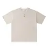 Camiseta Cool de Manga Curta, Estilo Novo de Verão, Gola Redonda com Botões Decorativos, Falso Duas Peças, Casual Versátil Soltinha de Meia-Manga para Homens