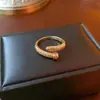 Anillo Geométrico de Circonita Vintage Nicho de Gama Alta Anillo para Dedo Índice Moda Retro Joyería de Lujo Ligero para Mujeres