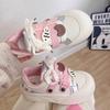 Lindos Zapatos Rosas de Pan de Cabeza Grande Leche Fufu Fondo Grueso Zapatos Puff Nuevo Estilo 2025 Zapatos de Tablero Versátiles Zapatos Blancos de Estudiante