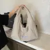 Bolsa de Lona Vermelha para Mulheres 2025 Nova Grande Capacidade Bolsa de Ombro Preguiçosa e Relaxada para o Dia a Dia Bolsa Tote para Estudantes Festas Viagens Tendência