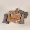 Botas de nieve de moda cálidas, de suela gruesa, hasta la mitad de la pantorrilla para mujer, nuevo estilo de invierno 2026 con hebilla, pequeño diseño inspirado en Chanel, botas de algodón del noreste