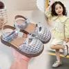Sandálias Fofas com Laço para Meninas 2026 Verão Novo Sandálias Estilo Princesa para Crianças Bebês Sapatos de Praia para Meninas