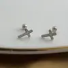 Pendientes de Plata de Ley 925 con Moissanita en Forma de Cruz de Venta Caliente Transfronteriza con Diseño Interior en Espiral, Deslumbrantes Clavos para Hélice Auricular