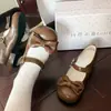Elegantes zapatos de mujer estilo británico retro 2026 artículo popular de celebridad de internet, elegantes zapatos Mary Jane de tacón grueso que hacen que las figuras menudas parezcan más altas