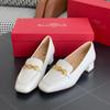 Selección Premium Dongguan Exportación Zapatos de Mujer Cadena de Suministro al por Mayor Originales Cuadrados Tacón Grueso Mocasines Zapatos de Trabajo de Cuero