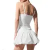 Atacado transfronteiriço de roupas de yoga: Saias esportivas europeias e americanas amigáveis à pele com alças, apresentando bojos, saias de tênis fitness modeladoras, disponíveis para dropshipping