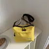 Bolso cruzado pequeño cuadrado a cuadros de moda transfronterizo 2026 tela de nailon nuevo estilo japonés casual simple para mujer