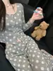 Conjunto de pijama de manga larga para mujer, estilo coreano, corte relajado, con lunares grises, adecuado para usar en otoño, se puede usar como prenda exterior, cárdigan casual y pantalón largo, un conjunto cómodo para estar en casa
