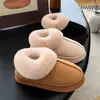 Zapatos de algodón para mujer, nuevo estilo 2026, para uso interior y exterior, otoño e invierno, con forro de felpa para abrigar, y suelas antideslizantes