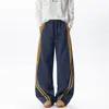 Calça de moletom atlética patchwork listrada estilo americano para homens, design moderno de outono, calça de perna larga e perna curva, calça casual de perna reta plus size