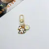 Colgante Lindo de Aleación Encanto Gatito Pequeño Llavero Metálico para Airpods Accesorios Decorativos para Bolso de Mujer Unidad USB