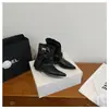 Botines de punta minimalistas estilo coreano para mujer, nueva colección otoño/invierno 2026, chic retro, versátiles, con tacón de cuña y diseño de caña alta.
