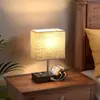 Luminária de Mesa Decorativa Clássica de Tecido Transfronteiriça com Múltiplas Portas USB, Luminária de Cabeceira com Carregamento Fio, Lâmpada E26, Luminária de Mesa Estilo Americano