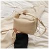 Bolso de mano de nicho para mujer, primavera y verano 2024, nuevo estilo, bolso de almohada combinable, sencillo, informal, bandolera de hombro.